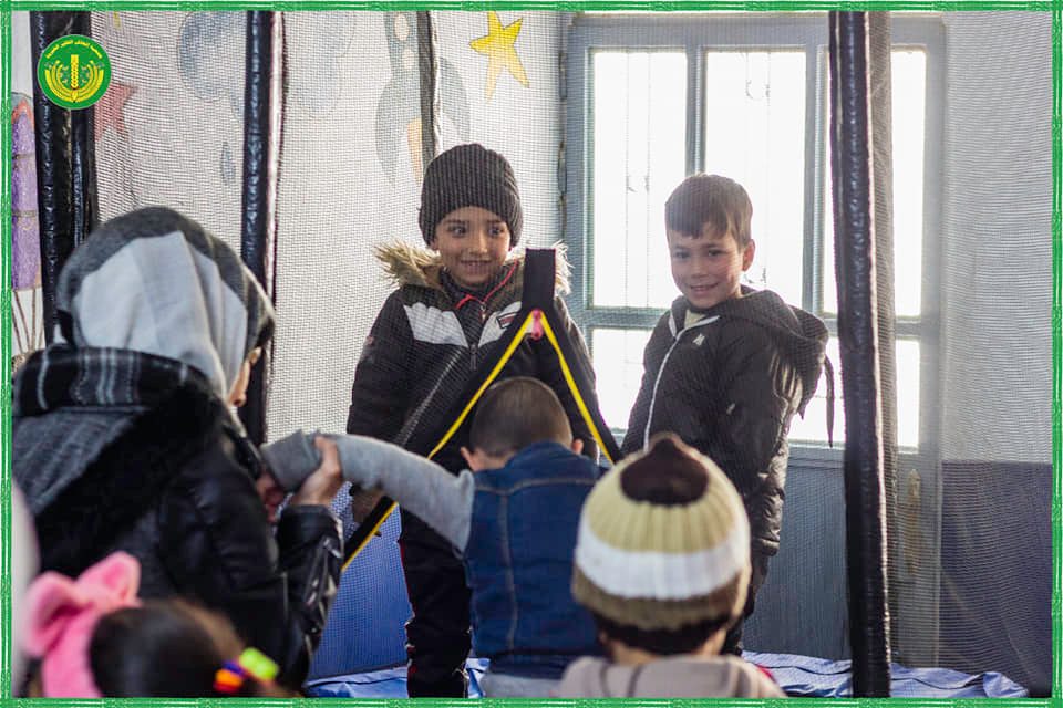 أنشطة الدعم النفسي لأطفال الوافدين من حلب واللاذقية جراء الزلزال